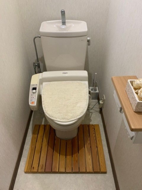 トイレリフォーム　施工前