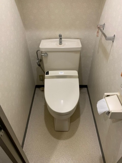 トイレリフォーム　施工前